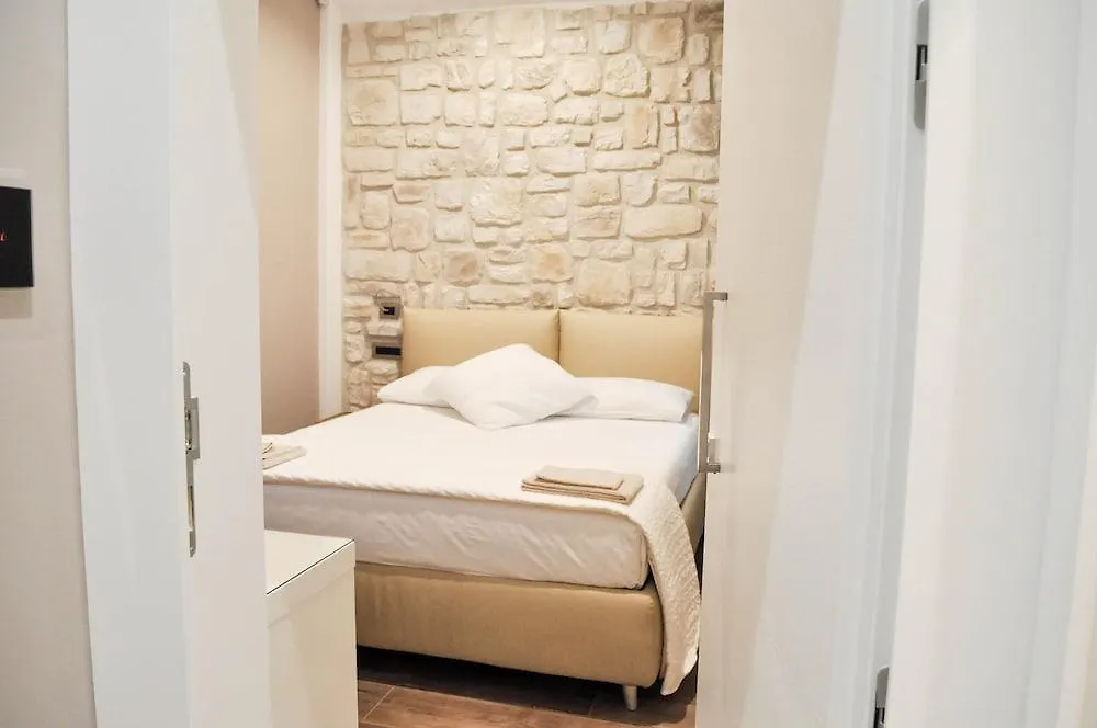Olivia Rooms Teocrito Syracuse 0*,  Italy